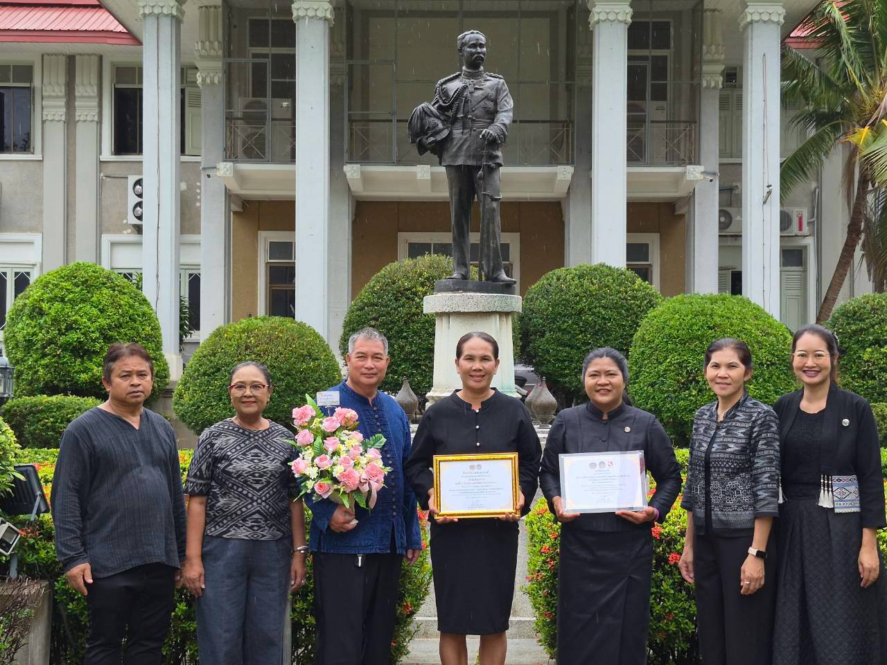 พิธีมอบใบเกียรติบัตรกิจกรรมพัฒนาชุมชนดีเด่น ประจำปี 2569