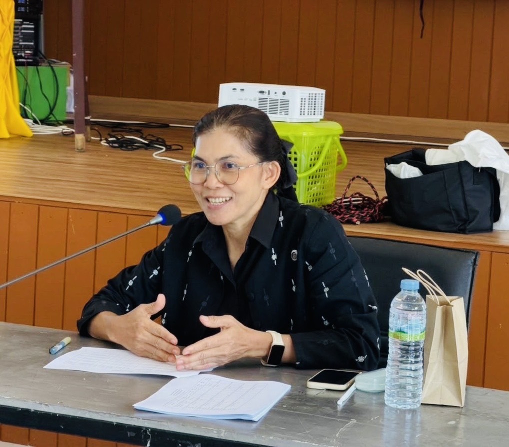 การลงพื้นที่เยี่ยมเยียน และสนับสนุนการประดิษฐ์ดอกไม้จันทน์พระราชทาน เพื่อเตรียมความพร้อมสำหรับพิธีถวายดอกไม้จันทน์ ในพระราชพิธีถวายพระเพลิงพระบรมศพ สมเด็จพระนางเจ้าสิริกิติ์ พระบรมราชินีนาถ พระบรมราชชนนีพันปีหลวง 